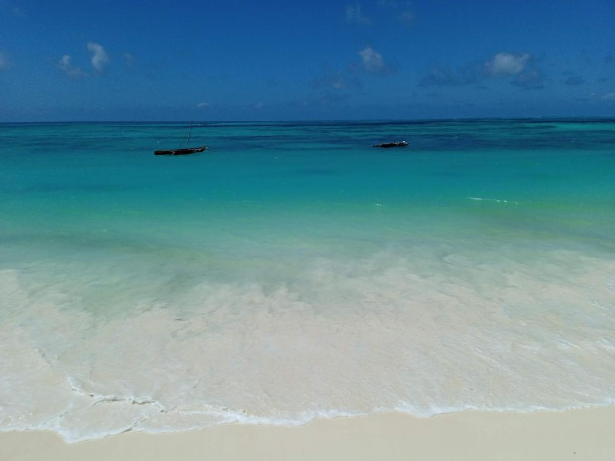 Beachfront Villa Ladha Ya Zanzibar Jambiani  Exteriör bild