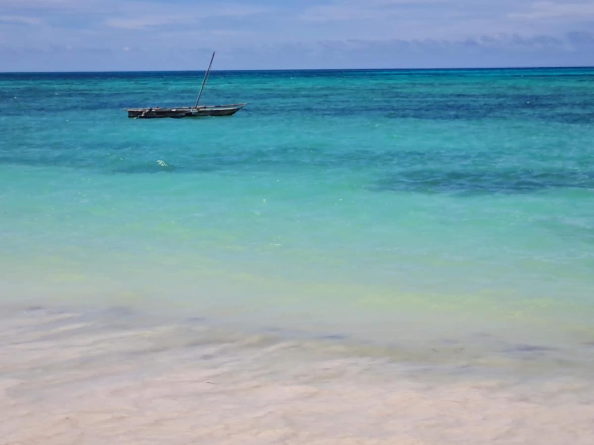 Beachfront Villa Ladha Ya Zanzibar Jambiani  Exteriör bild
