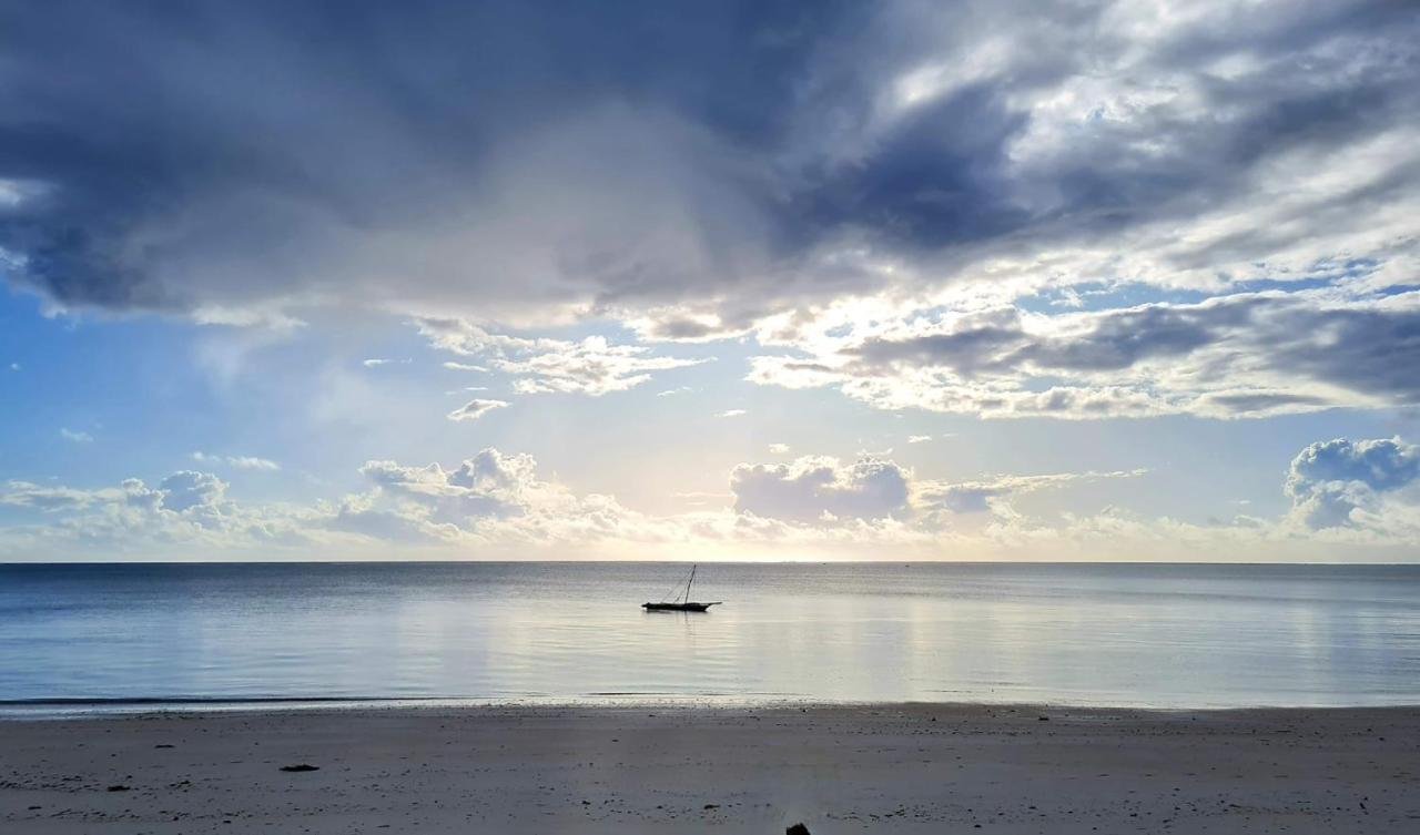 Beachfront Villa Ladha Ya Zanzibar Jambiani  Exteriör bild