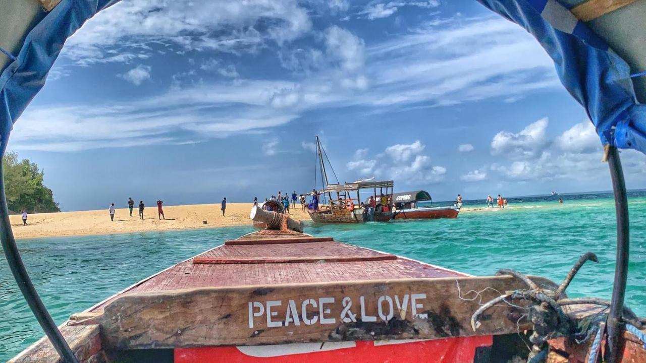 Beachfront Villa Ladha Ya Zanzibar Jambiani  Exteriör bild