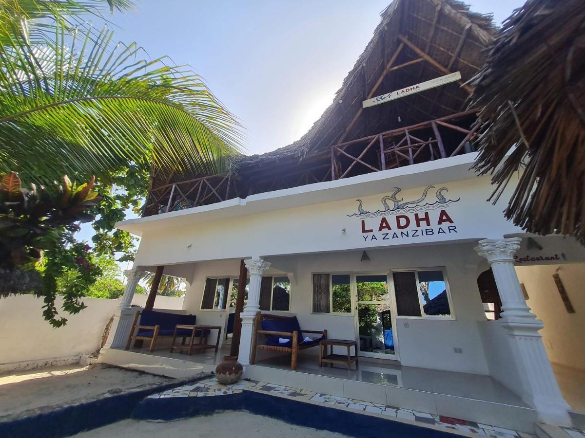 Beachfront Villa Ladha Ya Zanzibar Jambiani  Exteriör bild