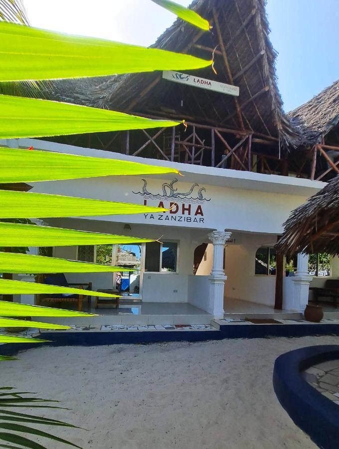 Beachfront Villa Ladha Ya Zanzibar Jambiani  Exteriör bild