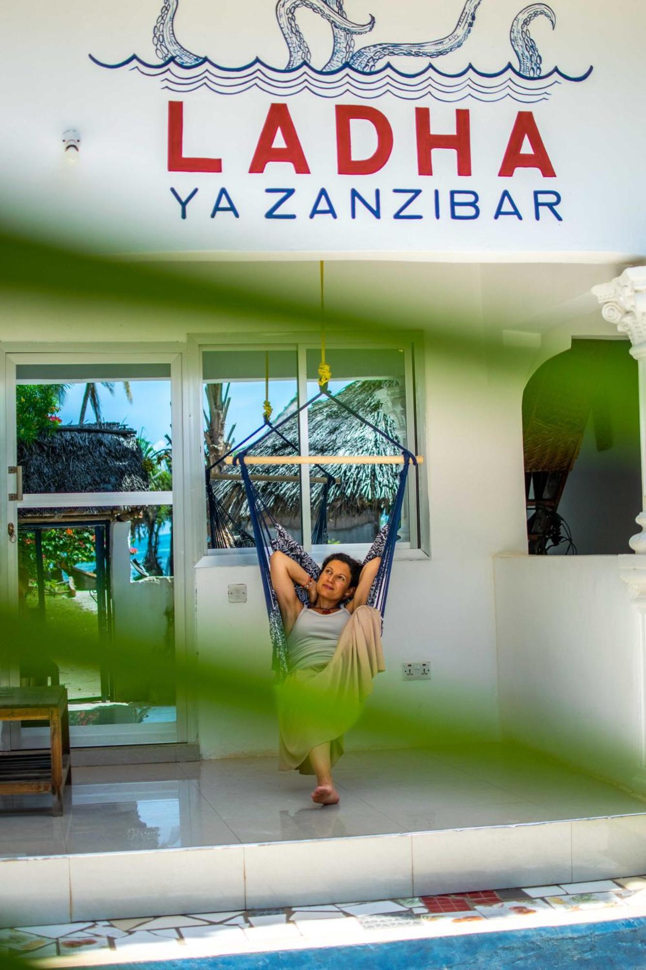 Beachfront Villa Ladha Ya Zanzibar Jambiani  Exteriör bild