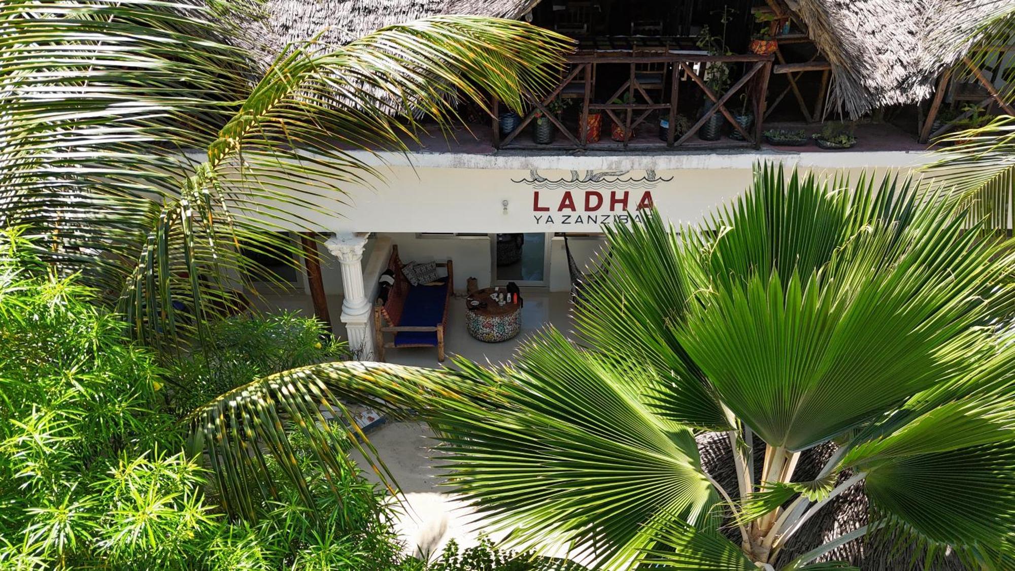 Beachfront Villa Ladha Ya Zanzibar Jambiani  Exteriör bild